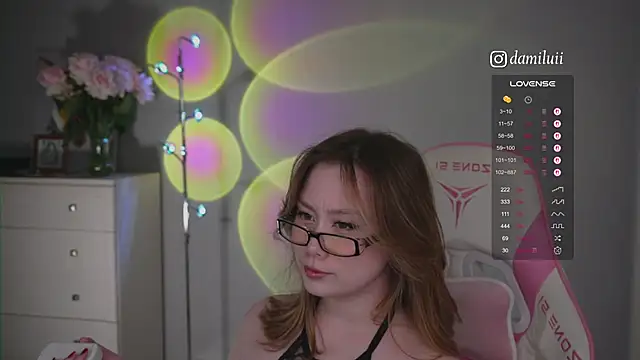 damilui online show from November 8, 4:18 pm