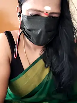 Snapshot of tamilammu1431 chatting on June 19, 3:33 am tamilammu1431 online show from June 19, 3:33 am