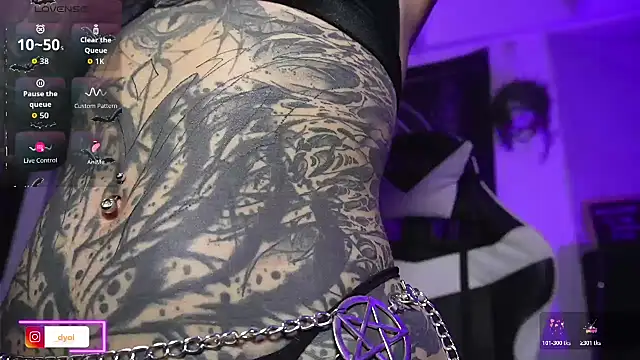 Dalia Vorhees online show from November 14, 1:15 am