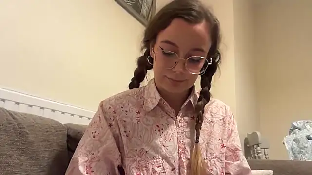 lolatheangel online show from December 14, 7:51 pm