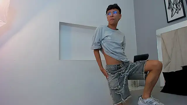 adams bobby online show from February 1, 11:42 am