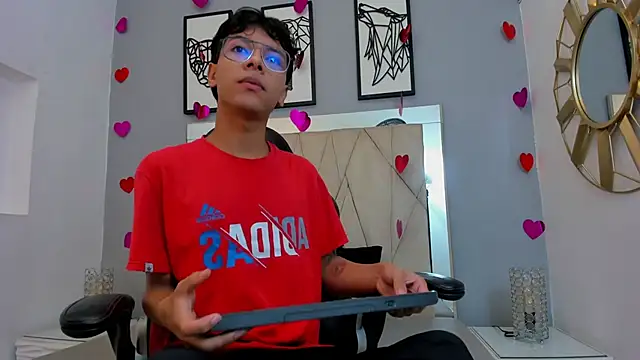 adams bobby online show from February 19, 11:06 am