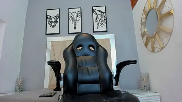 adams bobby online show from April 5, 11:18 am