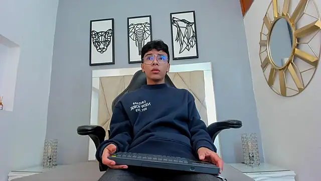 adams bobby online show from April 9, 11:04 am