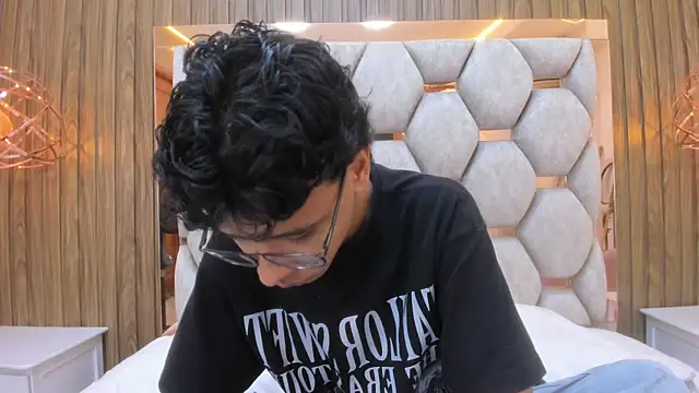 adams bobby online show from June 20, 11:24 am