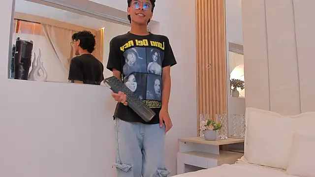 adams bobby online show from July 16, 11:16 am