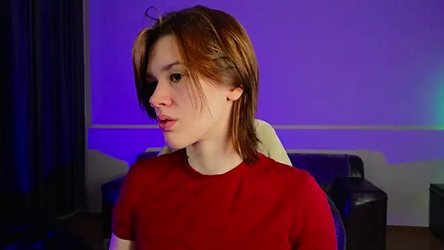 LoraPuffs online show from June 8, 2:06 pm
