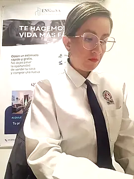 Snapshot of Valentina--1 chatting on April 18, 10:08 am Valentina--1 online show from April 18, 10:08 am