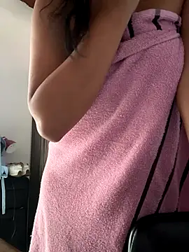 Snapshot of aurora_smith7 chatting on November 8, 1:22 pm aurora smith7 online show from November 8, 1:22 pm