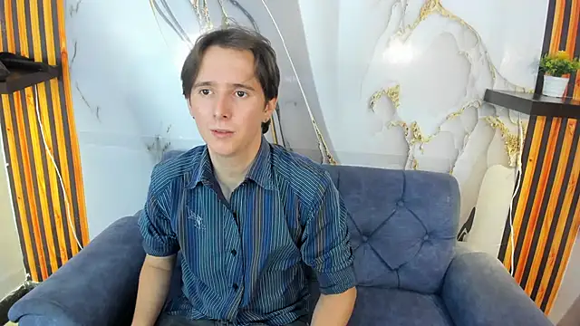 Snapshot of Aaron_LatinMen chatting on October 24, 6:37 pm Aaron LatinMen online show from October 24, 6:37 pm