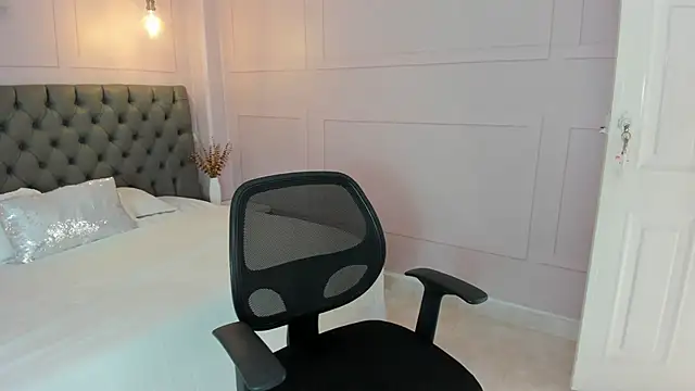 tall hotgirl online show from November 14, 6:17 pm