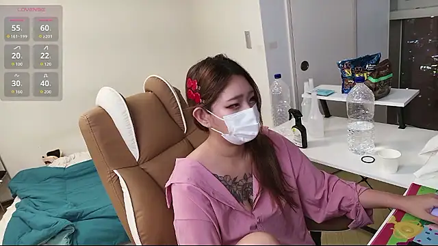 Milk Sola online show from October 27, 1:26 pm