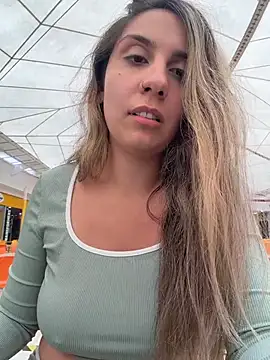 Snapshot of sarah_honey__ chatting on February 3, 2:44 pm sarah honey online show from February 3, 2:44 pm
