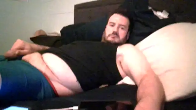 Snapshot of jayjj1983 chatting on October 28, 8:40 am jayjj1983 online show from October 28, 8:40 am