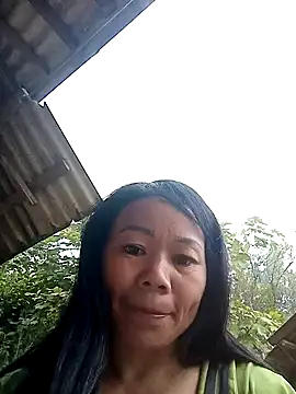 Snapshot of -Heli- chatting on October 24, 5:48 am -Heli- online show from October 24, 5:48 am