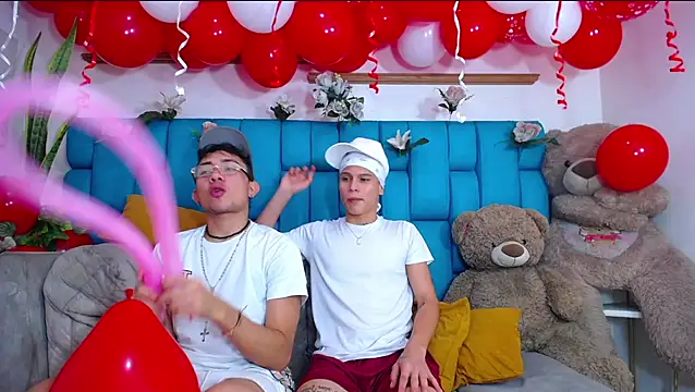 Hot Boys Latinos X online show from February 12, 11:33 pm