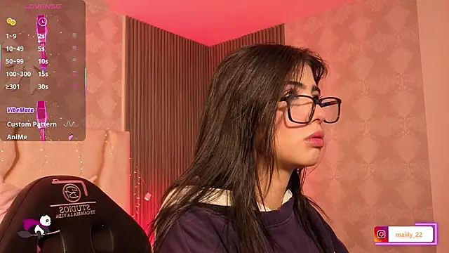 MAIILY TAY online show from February 27, 12:05 pm