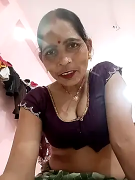 Snapshot of Indiangueen chatting on October 28, 7:23 am Indiangueen online show from October 28, 7:23 am