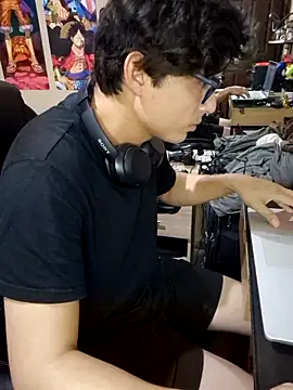 Ais B10 online show from April 15, 3:46 am