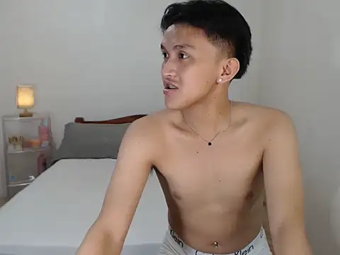 Snapshot of Lust_Motion chatting on October 28, 9:35 am Lust Motion online show from October 28, 9:35 am