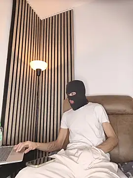 findomhot online show from December 4, 8:06 pm