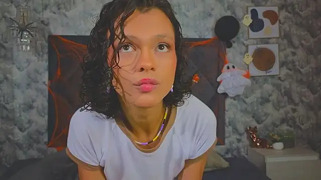 Snapshot of Indi_rave chatting on October 27, 1:37 pm Indi rave online show from October 27, 1:37 pm