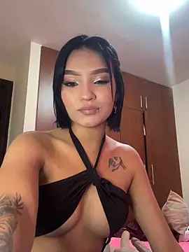 Snapshot of zoeejones chatting on November 2, 9:17 pm zoeejones online show from November 2, 9:17 pm