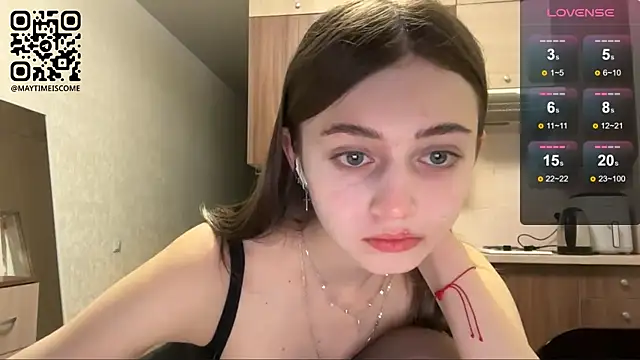 Snapshot of AidaGloshen chatting on April 2, 4:04 pm AidaGloshen online show from April 2, 4:04 pm