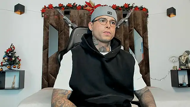 MATEO DILUCA online show from December 16, 7:41 pm