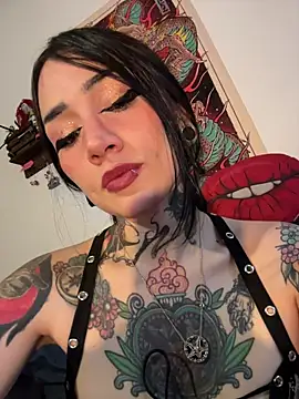 NinaHex online show from November 18, 2:32 pm