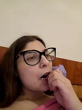 sweetbabygirlforyou online show from March 4, 10:16 pm