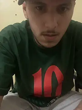 Snapshot of Unique-Man chatting on June 24, 10:20 pm Unique-Man online show from June 24, 10:20 pm