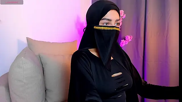 shaima   online show from December 15, 8:46 pm