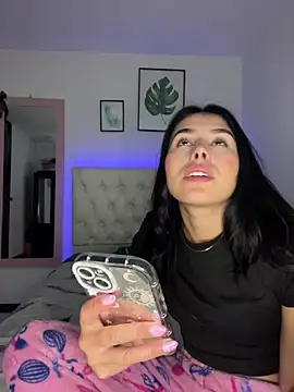 Snapshot of BIJOU_SECRET chatting on February 21, 2:34 am BIJOU SECRET online show from February 21, 2:34 am