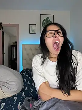 Snapshot of BIJOU_SECRET chatting on February 26, 4:11 am BIJOU SECRET online show from February 26, 4:11 am