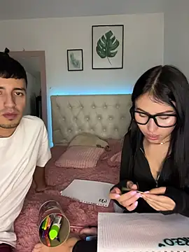 Snapshot of BIJOU_SECRET chatting on March 3, 4:07 am BIJOU SECRET online show from March 3, 4:07 am