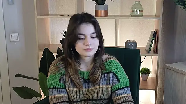 Snapshot of EllanMull chatting on October 26, 12:00 pm EllanMull online show from October 26, 12:00 pm