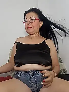 Snapshot of laliItaclark chatting on May 26, 10:22 am laliItaclark online show from May 26, 10:22 am