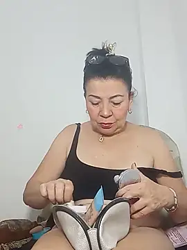 Snapshot of laliItaclark chatting on May 30, 11:29 am laliItaclark online show from May 30, 11:29 am
