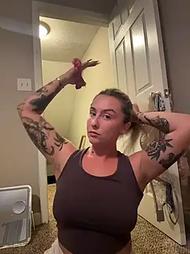 Snapshot of bratfigure chatting on October 30, 5:31 am bratfigure online show from October 30, 5:31 am