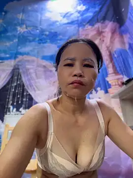 Snapshot of Zuzu-6 chatting on May 27, 12:29 am Zuzu-6 online show from May 27, 12:29 am