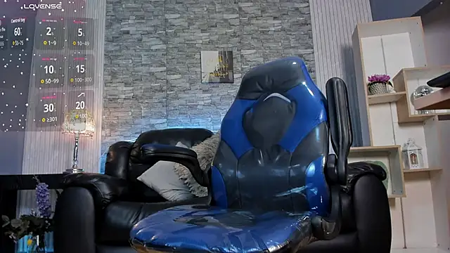 Snapshot of zack_joness18 chatting on June 13, 4:21 am zack joness18 online show from June 13, 4:21 am