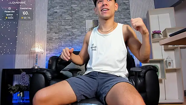 zack joness18 online show from June 26, 4:39 am