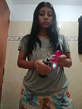 Snapshot of YeseniaRodriguez3 chatting on July 10, 2:16 am YeseniaRodriguez3 online show from July 10, 2:16 am