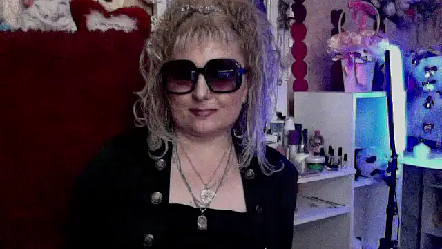 Snapshot of xHot_Amazonq chatting on April 27, 9:46 pm xHot Amazonq online show from April 27, 9:46 pm