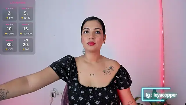 Leyacopper  online show from May 29, 12:41 am