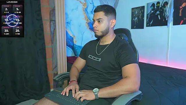 Tiler wolker online show from November 30, 2:48 am