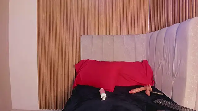 NhoanBrunette online show from February 22, 2:15 pm