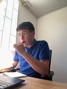 Snapshot of Sam_Rush chatting on June 11, 5:11 pm Sam Rush online show from June 11, 5:11 pm