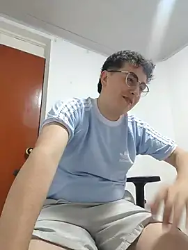 Snapshot of Sam_Rush chatting on June 12, 5:17 am Sam Rush online show from June 12, 5:17 am